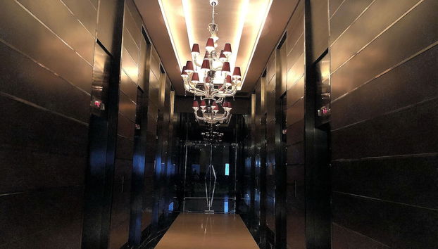 Coin salon dans le hall