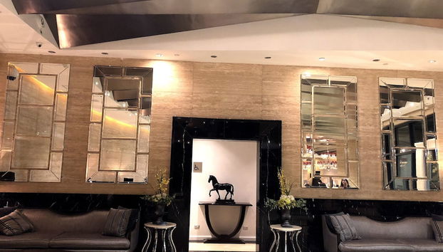 Coin salon dans le hall