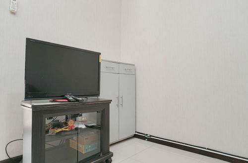 Foto 9 - Comfortable 2BR Apartment at Kebagusan City