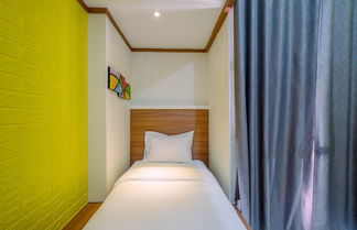 Photo 2 - Cozy Studio with Bunk Bed at Dave Apartment near UI