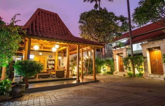 Photo 1 - SMV - garden - 5-BR · 5BR Garden Villa Walk to Beach and Shops Legian