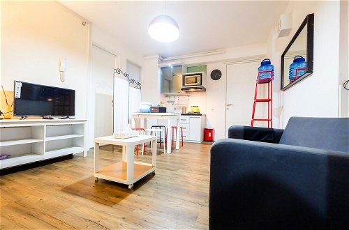 Foto 22 - Modern And Comfy 3BR Bassura City Apartment