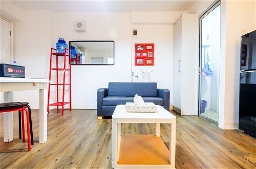Foto 18 - Modern And Comfy 3BR Bassura City Apartment