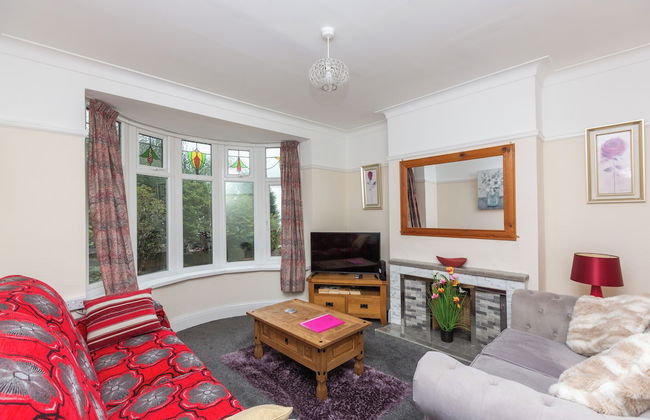 Superior three bedroom house with sea view - Photo 8