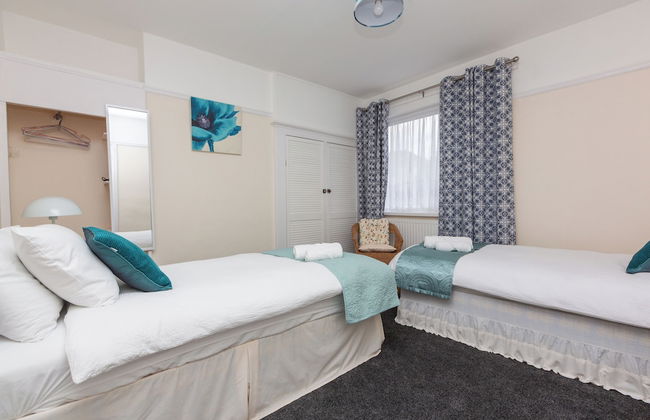 Superior three bedroom house with sea view - Photo 3