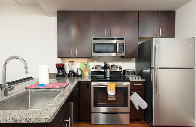 Pet Friendly 2 Bedroom And Apartment Near Rittenhouse Apts by RedAwning - Foto 7
