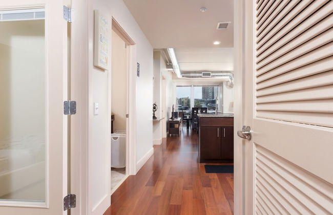 Pet Friendly 2 Bedroom And Apartment Near Rittenhouse Apts by RedAwning - Foto 21