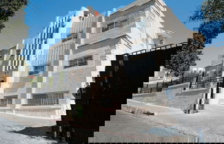 Foto 1 - Dali House