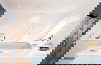 Foto 2 - Insta-worthy 4br Designer House 5 min to the Beach