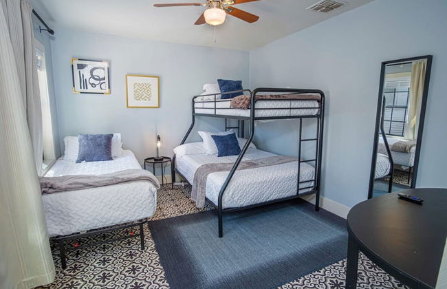Stunning 3BR 2BA Haven in Downtown s Heart - Photo 15