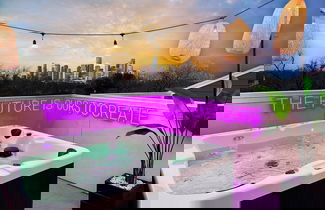 Foto 1 - Paradise Palace Best Rooftop in HTX w Hot Tub