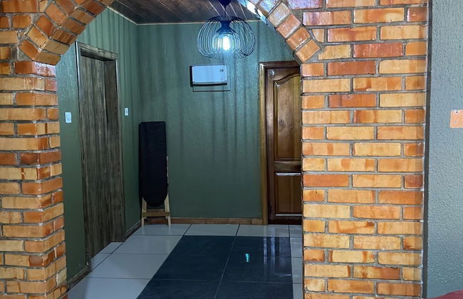 Cozy Bricks Apartment - Photo 9