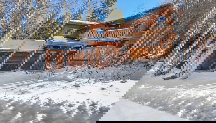 Photo 1 - Alpine Chalet Nature Lovers Rejoice! Chic 4 BDR