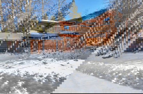 Photo 1 - Alpine Chalet Nature Lovers Rejoice! Chic 4 BDR