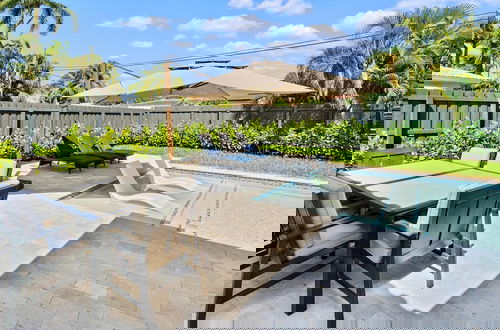Photo 30 - Stunning Poolside Luxury Retreat