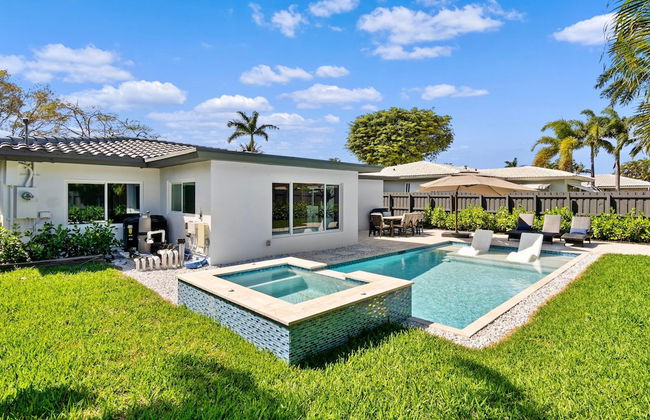 Stunning Poolside Luxury Retreat - Foto 34