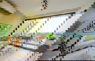 Foto 1 - Luxurious 1BR Apartment With Stunning Balcony View