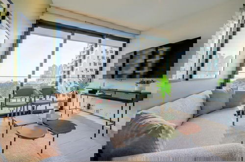 Photo 8 - Luxurious 1BR Apartment With Stunning Balcony View