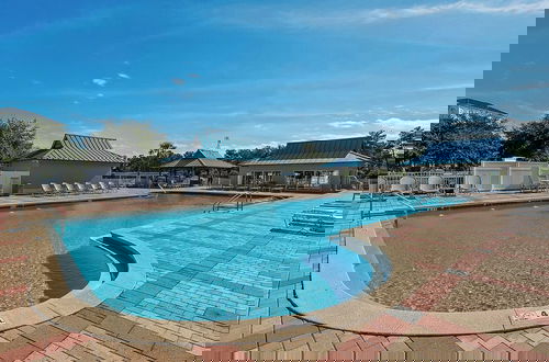Foto 21 - 3br/2ba ~ Sleeps 6 ~ Pool Area ~ Public Beach Access!