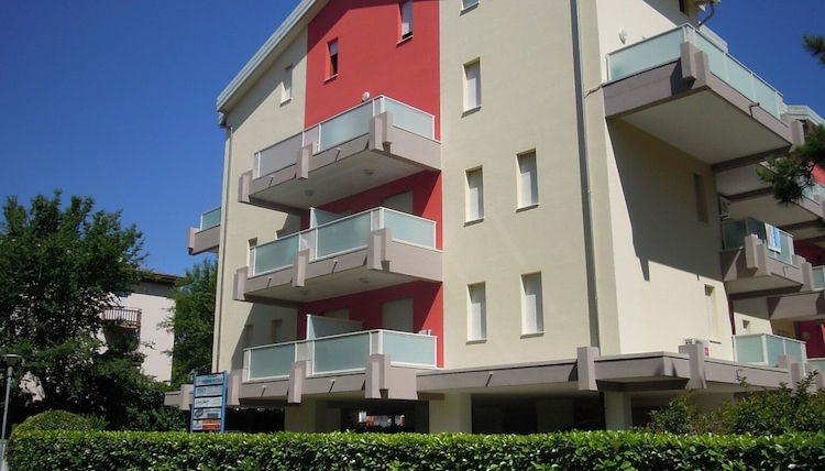 Foto 1 - Lovely Flat 100m From the Beach Ideal for 6 Guests
