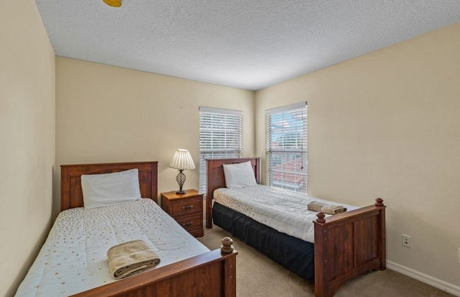 Family Ready In Gated Community Near Attractions 5 Bedroom Villa by RedAwning - Foto 4