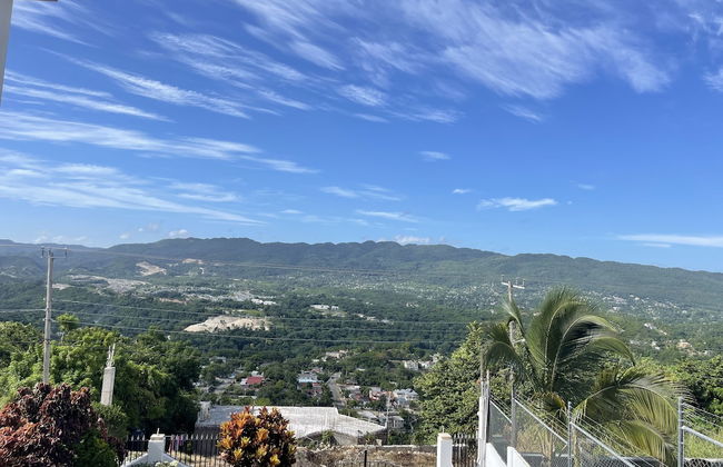 Skyline Suites, Breathtaking Mountains & City View 1 Bedroom Apts by RedAwning - Photo 15