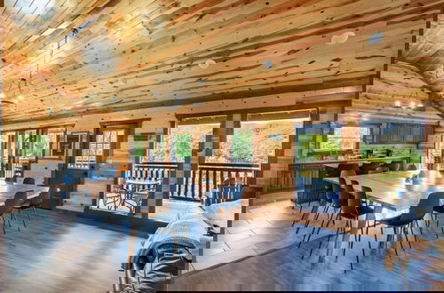 Foto 47 - Splash Of Gatlinburg 6 Bedroom Cabin by RedAwning