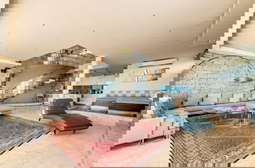 Foto 6 - Multi-level Family Villa w Private Pool Views Lions Crest