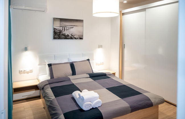 Modern and Cozy 1bdr Apartment in the City Center - Photo 12