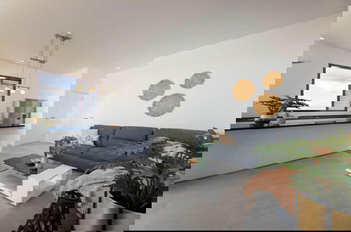Foto 11 - La Perla Chic Panoramic Designer Villa