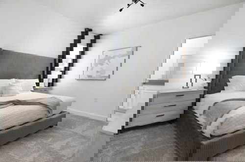 Foto 7 - Chic Spacious Best Vacation Home