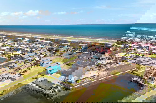 Foto 44 - Dauphin Beach House 3 Bedroom & Pool