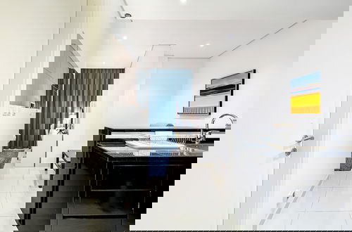 Photo 7 - SuperHost - Chic Studio on the 16th Floor in Business Bay