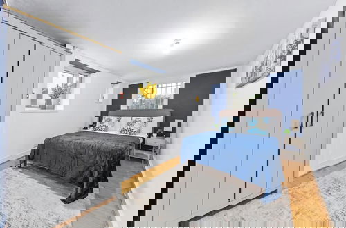 Photo 3 - Remarkable 2-bed Apartment in Central London