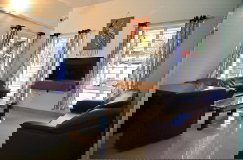 Photo 7 - ECR Inn
