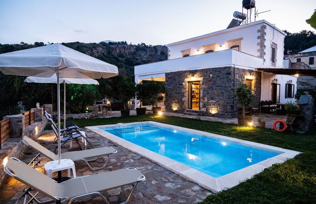 Traditional Villa in Fres - Photo 1