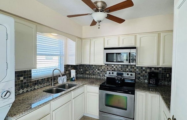 763 North Shore Downstairs 3 Bedroom Apts by RedAwning - Foto 6