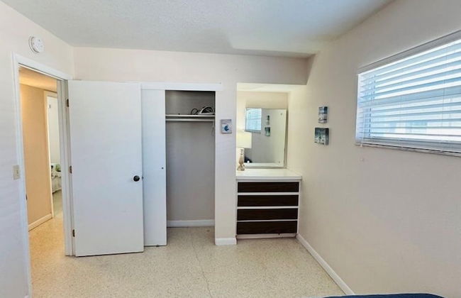 763 North Shore Downstairs 3 Bedroom Apts by RedAwning - Foto 2