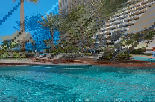Foto 29 - Amazing Gulf Views! Spa, Pool, Tiki Bar and More!