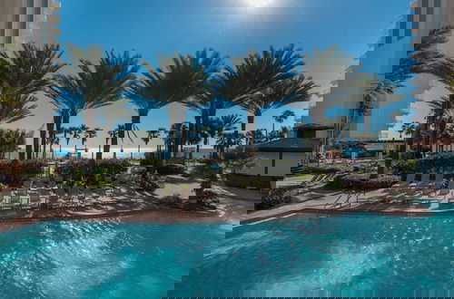 Foto 26 - Amazing Gulf Views! Spa, Pool, Tiki Bar and More!