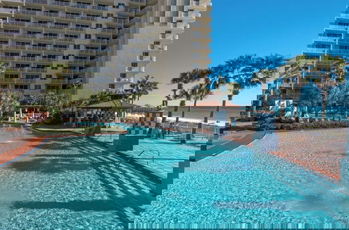 Foto 23 - Amazing Gulf Views! Spa, Pool, Tiki Bar and More!