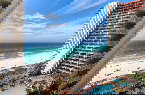 Foto 57 - Amazing Gulf Views! Spa, Pool, Tiki Bar and More!