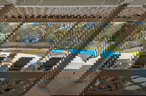Foto 42 - Private Pool in Grayton Beach; 3 Minutes to Beach & Sleeps 14
