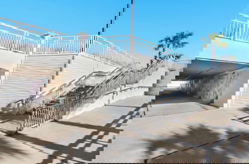 Foto 53 - Minutes to Beach & Largest Public Beach Access, Modern New Build in Inlet