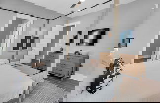 Foto 2 - Rooftop Observation Deck; Luxury 4-bedroom Home for 10; Perfect Location