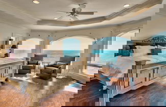 Foto 2 - Stunning Views! 9BR Gulf Front Home, Pool, Elevator, Pool Table