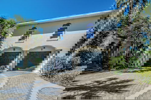 Foto 39 - Stunning Views! 9BR Gulf Front Home, Pool, Elevator, Pool Table