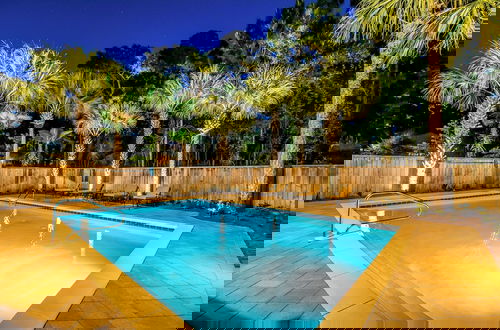 Foto 17 - Large Private Pool & Short Walk to Beach! Outdoor Tv!!