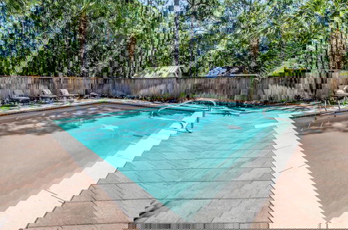 Foto 20 - Large Private Pool & Short Walk to Beach! Outdoor Tv!!