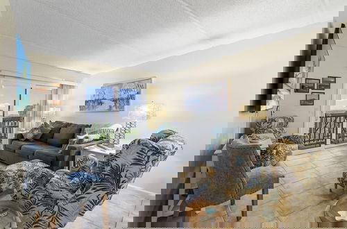 Photo 15 - Life's A Beach~oceanfront 2 Bedroom Condo by RedAwning